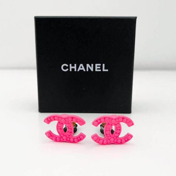 CHANEL Neon Pink Logo CC Earrings Clip Vintage 2005 Y2K - Picture 14 of 15